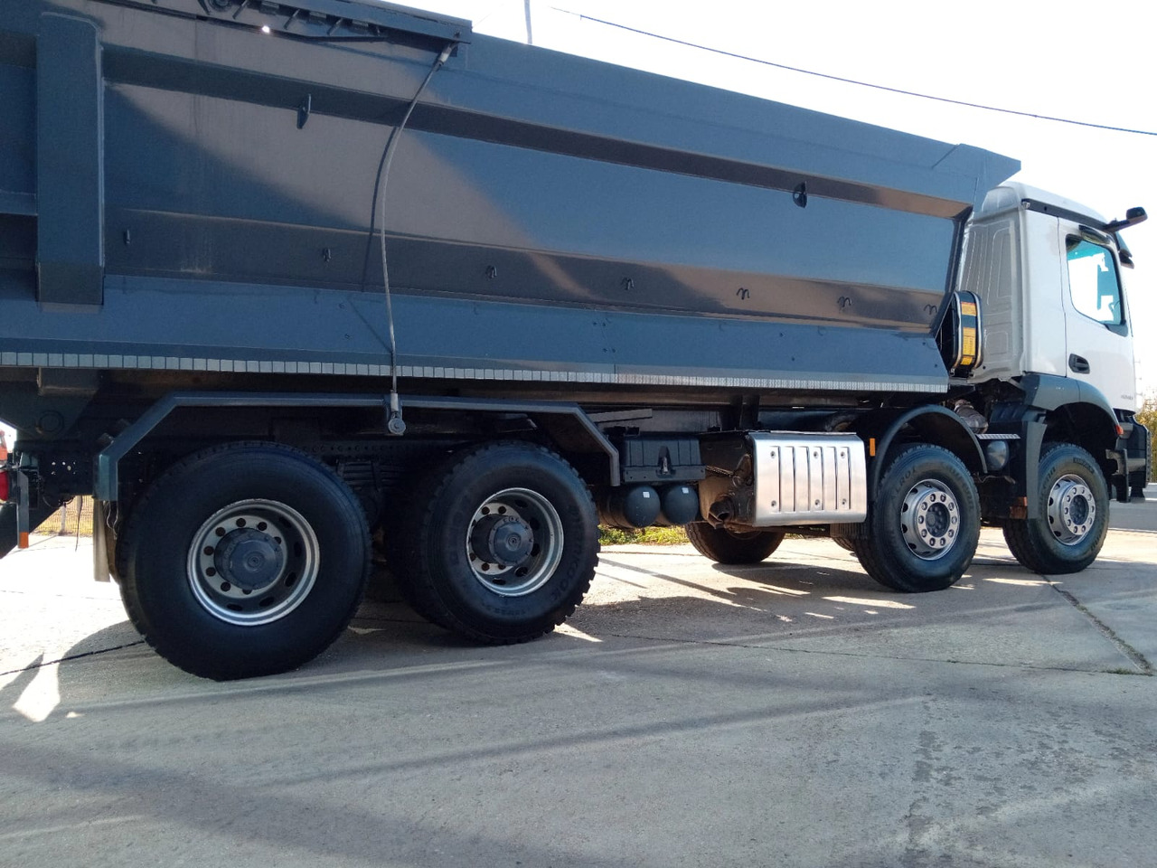Mercedes-Benz Arocs 42.40 8×4 Basculanta/Tipper/Kipper Heavy Duty, TOP !!! - Самосвал камион: снимка 4 Mercedes-Benz Arocs 42.40 8×4 Basculanta/Tipper/Kipper Heavy Duty, TOP !!! - Самосвал камион: снимка 4