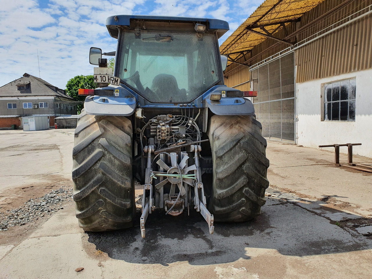 NEW HOLLAND 8970 Tractor 4×4 - Трактор: снимка 4 NEW HOLLAND 8970 Tractor 4×4 - Трактор: снимка 4