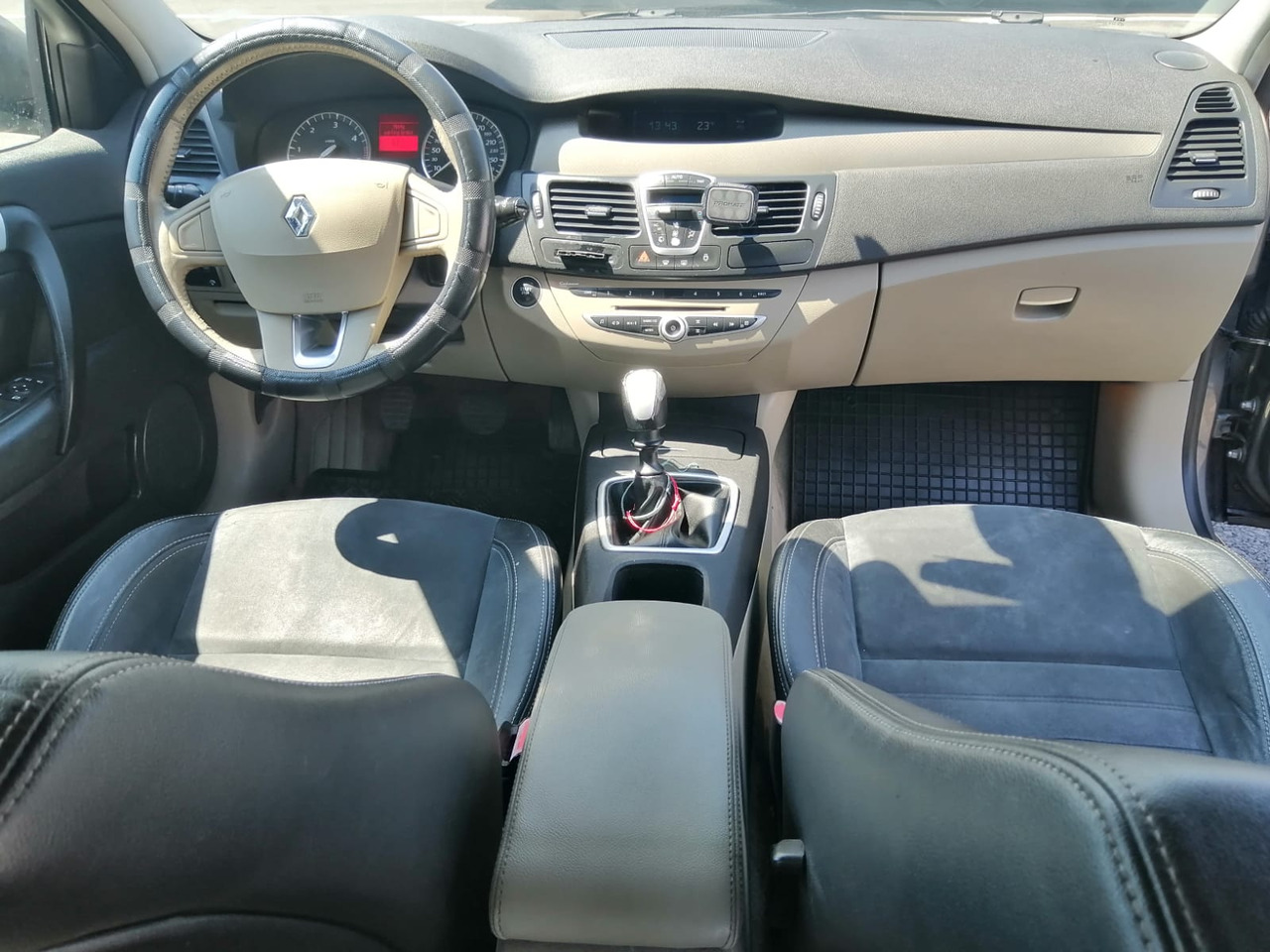 RENAULT LAGUNA 3 HATCHBACK - Лек автомобил: снимка 5 RENAULT LAGUNA 3 HATCHBACK - Лек автомобил: снимка 5