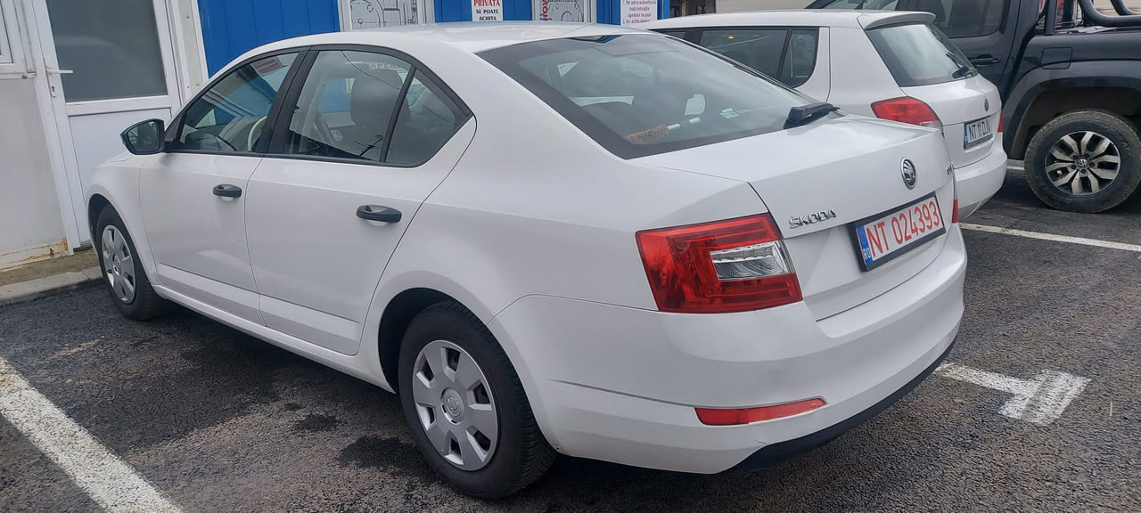 SKODA OCTAVIA - Седан: снимка 3 SKODA OCTAVIA - Седан: снимка 3