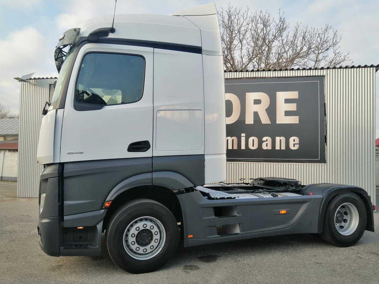 Mercedes-Benz Actros 1845 LS, BIG SPACE, TOP!!! - Влекач: снимка 2 Mercedes-Benz Actros 1845 LS, BIG SPACE, TOP!!! - Влекач: снимка 2