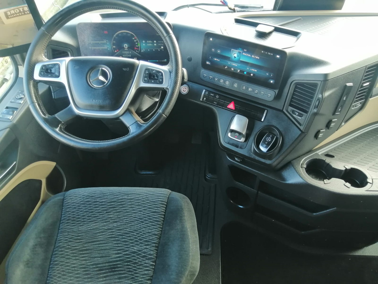 Mercedes-Benz Actros 1845 LS, BIG SPACE, TOP!!! - Влекач: снимка 4 Mercedes-Benz Actros 1845 LS, BIG SPACE, TOP!!! - Влекач: снимка 4