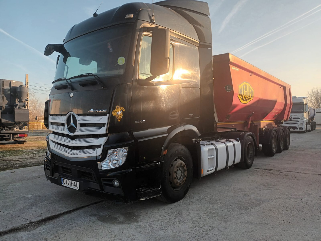 Tractor Head Mercedes-Benz Actros (2014) + Semi-trailer Tipper Meiller – Kipper (2004) - Влекач: снимка 1 Tractor Head Mercedes-Benz Actros (2014) + Semi-trailer Tipper Meiller – Kipper (2004) - Влекач: снимка 1