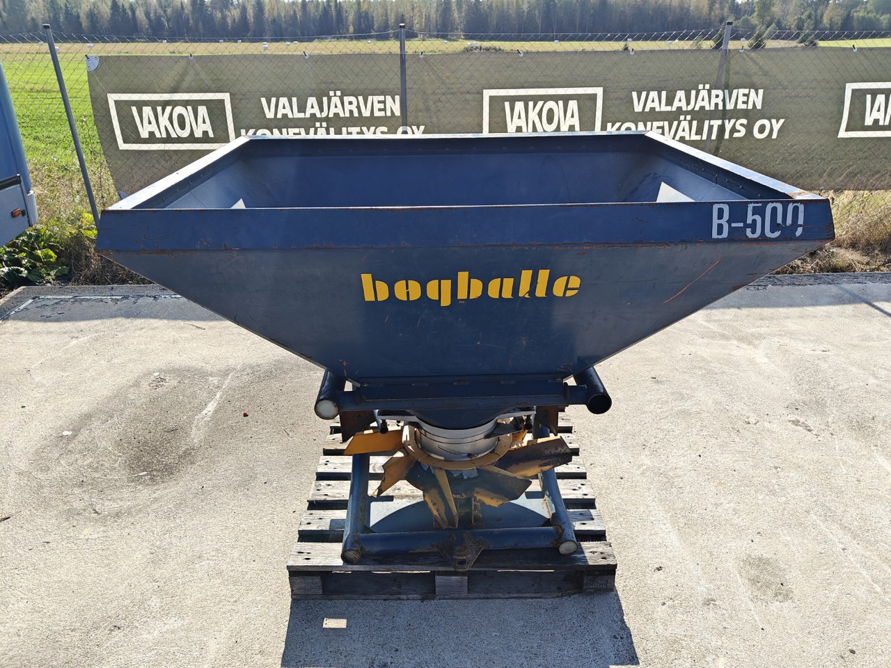 BOGBALLE B500 - Тороразпръсквачка: снимка 1 BOGBALLE B500 - Тороразпръсквачка: снимка 1