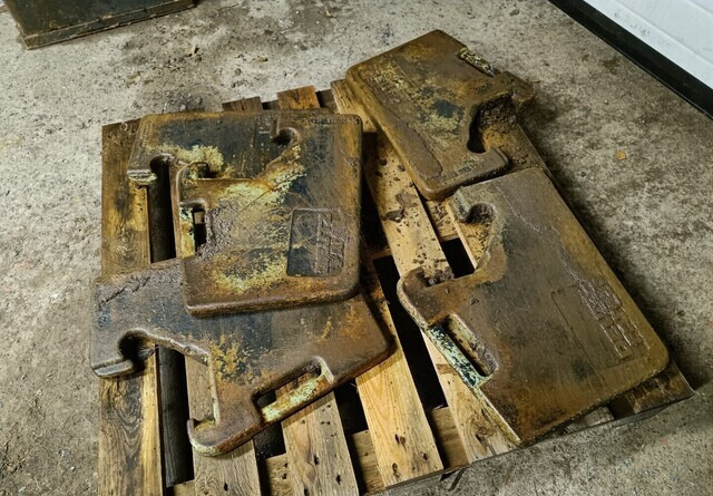 Deutz Fahr etupainot - Противовес за Трактор: снимка 5 Deutz Fahr etupainot - Противовес за Трактор: снимка 5