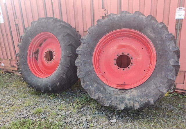 Fendt Takarenkaat 650/65R42 vanteineen - Гума за Трактор: снимка 2 Fendt Takarenkaat 650/65R42 vanteineen - Гума за Трактор: снимка 2