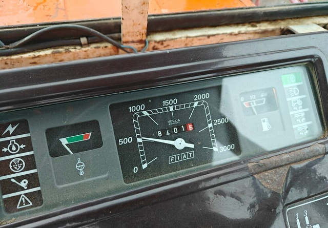 Трактор Fiat 780DT etukuormaajalla: снимка 17