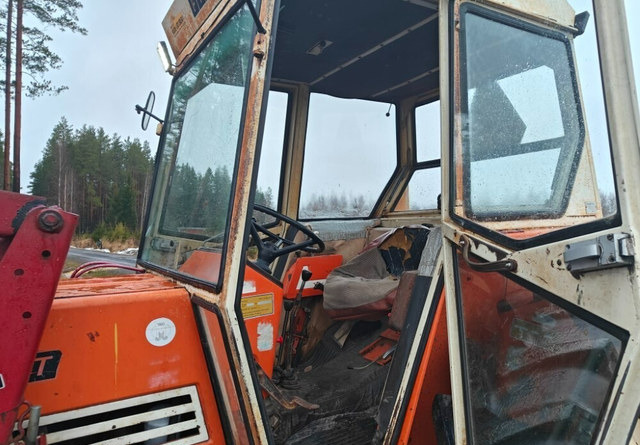 Трактор Fiat 780DT etukuormaajalla: снимка 14