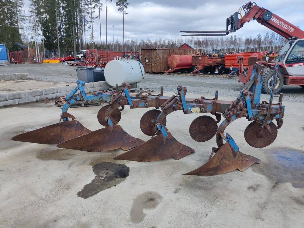 Fiskars KHN 4-siipinen - Плуг: снимка 1 Fiskars KHN 4-siipinen - Плуг: снимка 1