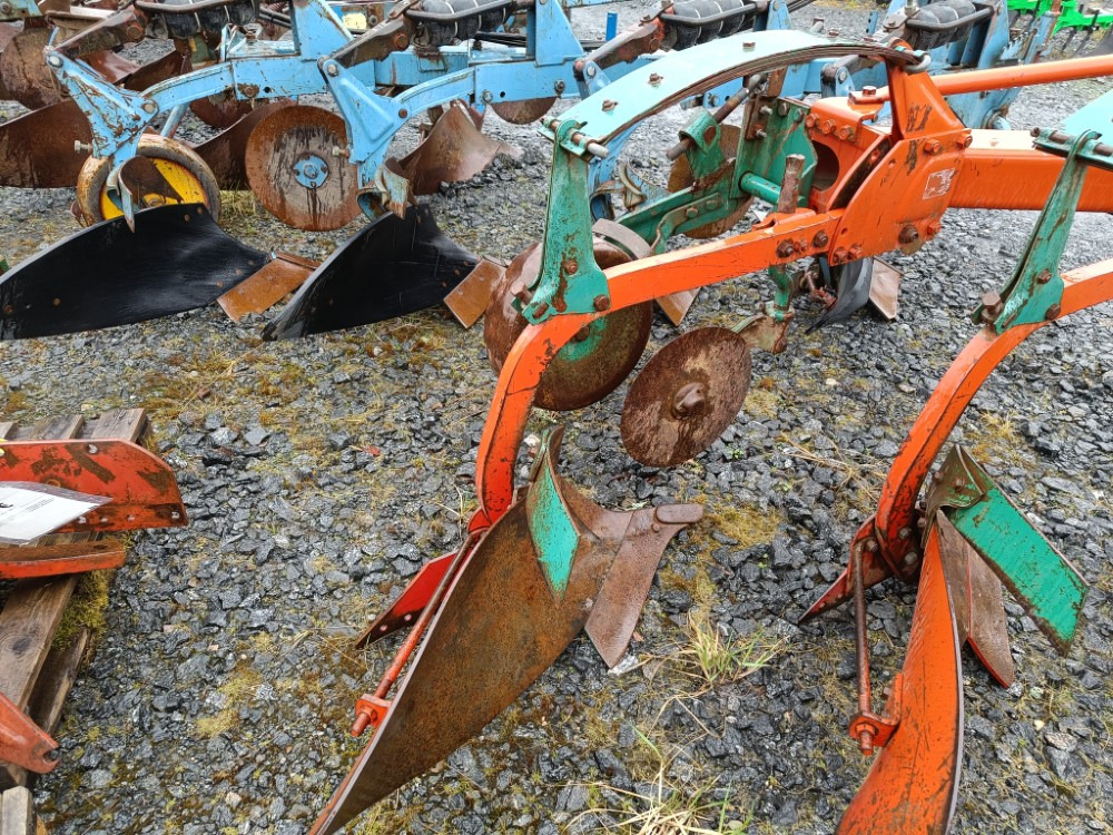 Kverneland A8 sarkia-auran lisäsiipi 16 tuumaa täydellinen - Плуг: снимка 2 Kverneland A8 sarkia-auran lisäsiipi 16 tuumaa täydellinen - Плуг: снимка 2