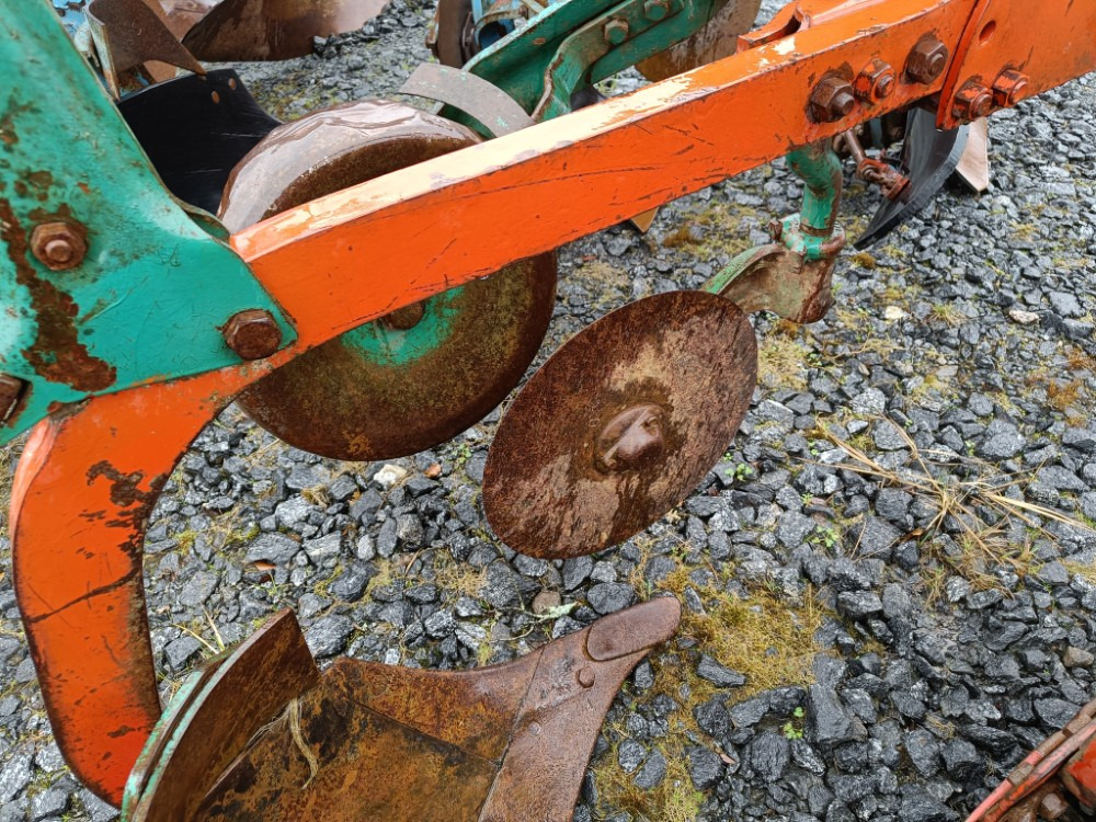 Kverneland A8 sarkia-auran lisäsiipi 16 tuumaa täydellinen - Плуг: снимка 5 Kverneland A8 sarkia-auran lisäsiipi 16 tuumaa täydellinen - Плуг: снимка 5