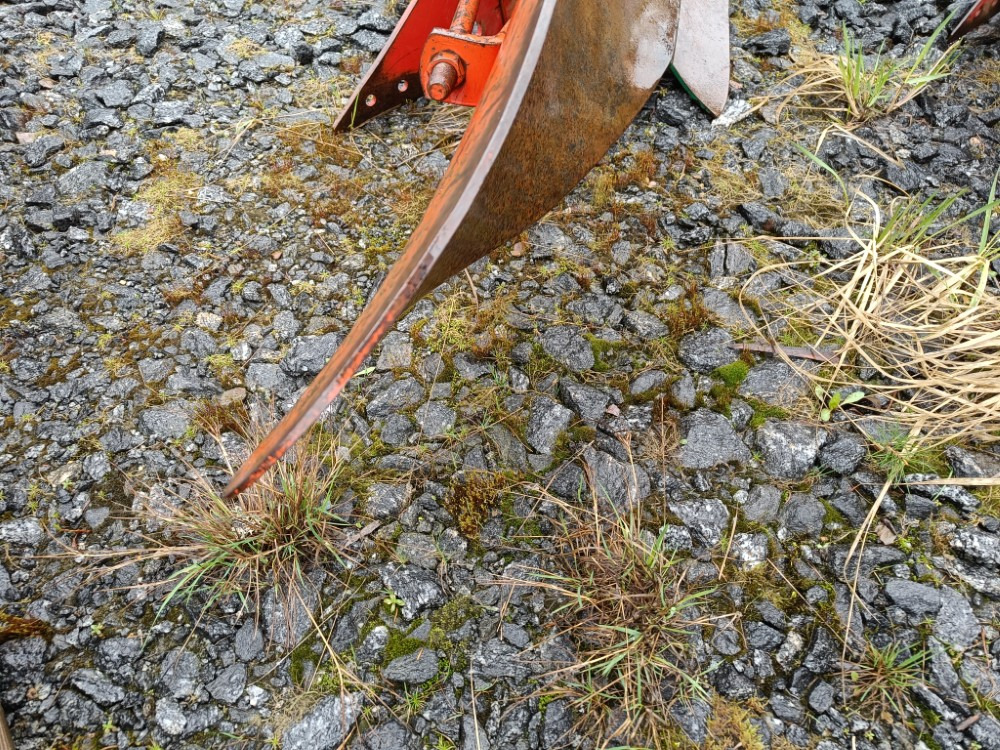 Kverneland A8 sarkia-auran lisäsiipi 16 tuumaa täydellinen - Плуг: снимка 3 Kverneland A8 sarkia-auran lisäsiipi 16 tuumaa täydellinen - Плуг: снимка 3