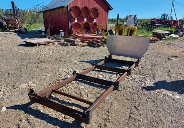 Metsäkärryn alusta 8 pankoinen pituus 400cm - Рама/ Шаси за Горско ремарке: снимка 4 Metsäkärryn alusta 8 pankoinen pituus 400cm - Рама/ Шаси за Горско ремарке: снимка 4