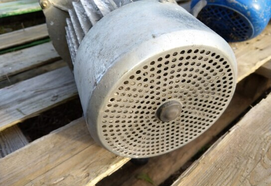 Промишлена климатична техника Puhaltimia sähkömoottoreineen 3kpl: снимка 16 Промишлена климатична техника Puhaltimia sähkömoottoreineen 3kpl: снимка 16