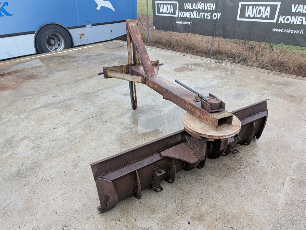 Perälevy 184cm ympäripyörivä - Селскостопанска техника: снимка 2 Perälevy 184cm ympäripyörivä - Селскостопанска техника: снимка 2