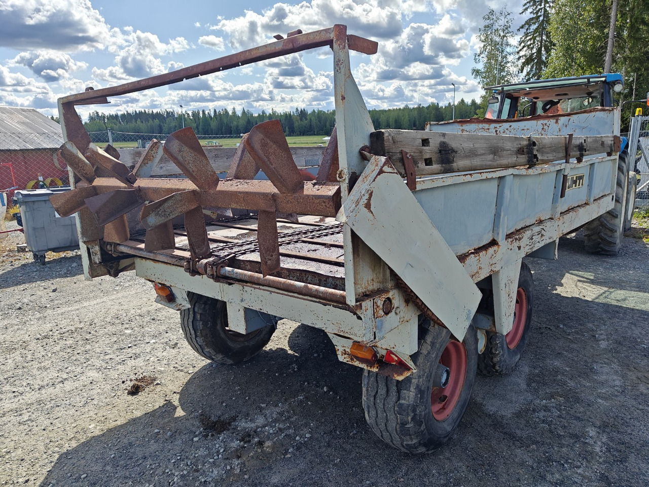 Tuhti yleisperävaunu - telikärry - 8000kg - Разпръсквач за оборски тор: снимка 3 Tuhti yleisperävaunu - telikärry - 8000kg - Разпръсквач за оборски тор: снимка 3