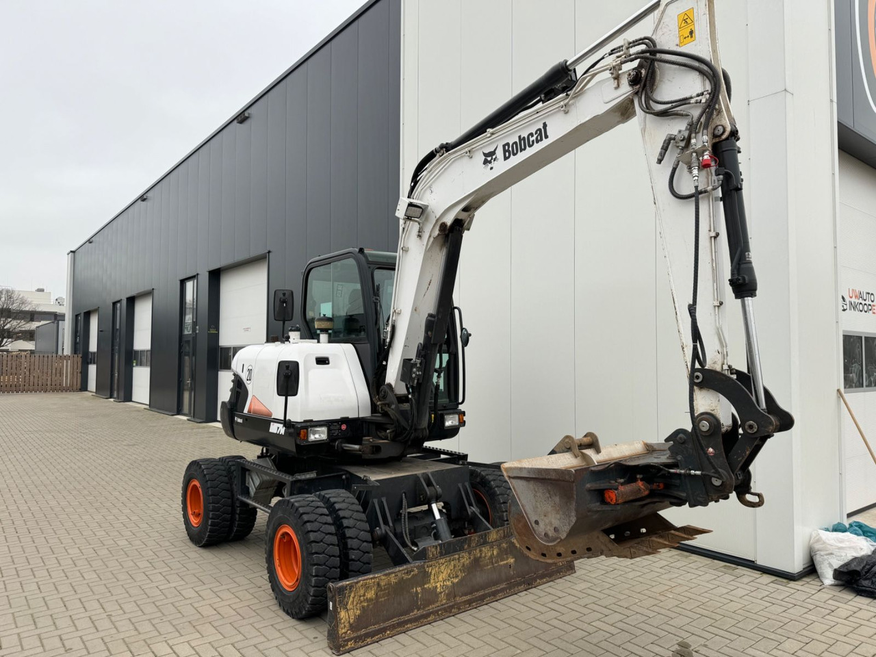 Bobcat E57W - Колесен багер: снимка 3 Bobcat E57W - Колесен багер: снимка 3