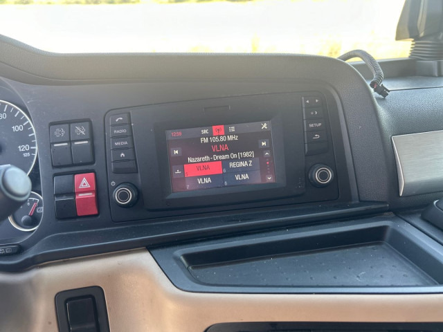 MAN TGX 26.470 6X2-4 BL tandem - Камион с брезент: снимка 3 MAN TGX 26.470 6X2-4 BL tandem - Камион с брезент: снимка 3