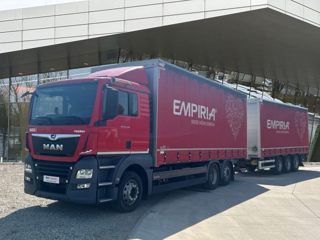 MAN TGX 26.470 6X2-4 BL tandem warranty until 10/2025 - Камион с брезент: снимка 1 MAN TGX 26.470 6X2-4 BL tandem warranty until 10/2025 - Камион с брезент: снимка 1