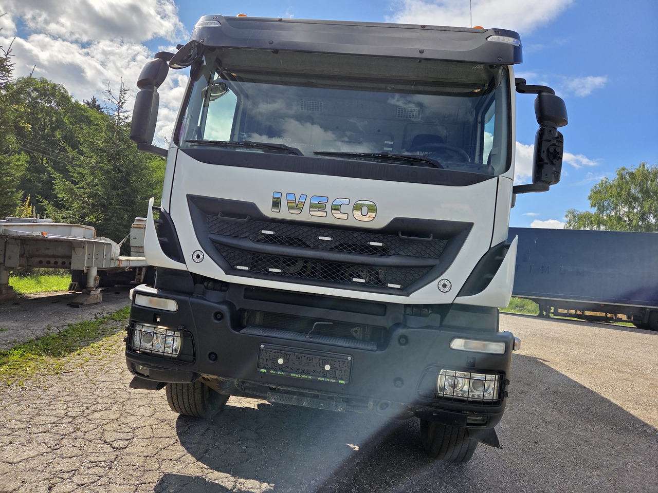 IVECO TRAKKER 500 8x4 EURO6 Bordmatik - Самосвал камион: снимка 2 IVECO TRAKKER 500 8x4 EURO6 Bordmatik - Самосвал камион: снимка 2