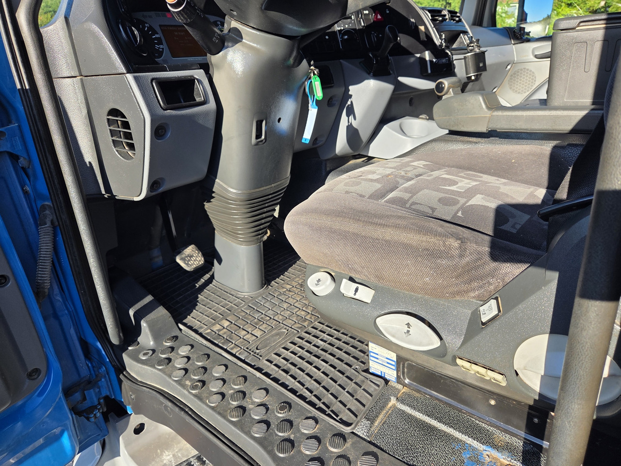 MERCEDES-BENZ - Шаси кабина: снимка 2 MERCEDES-BENZ - Шаси кабина: снимка 2