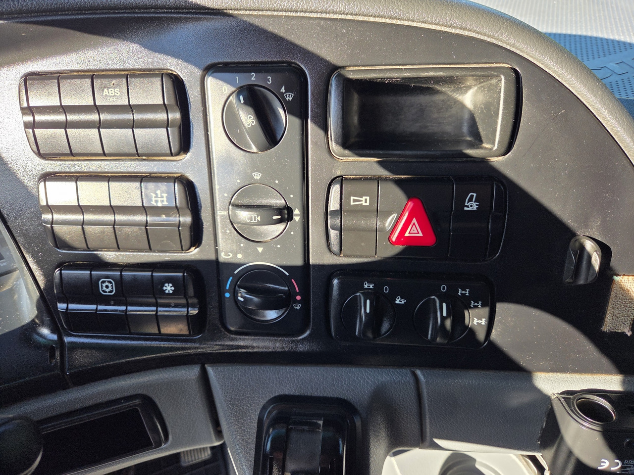 MERCEDES-BENZ - Шаси кабина: снимка 5 MERCEDES-BENZ - Шаси кабина: снимка 5