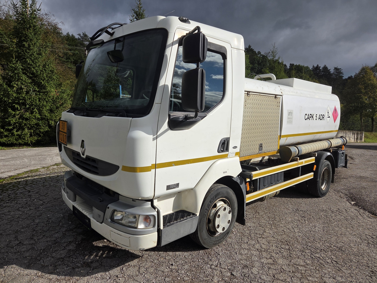 RENAULT MIDLUM 180.10 diesel tanker + dispensing + print - Камион цистерна: снимка 1 RENAULT MIDLUM 180.10 diesel tanker + dispensing + print - Камион цистерна: снимка 1