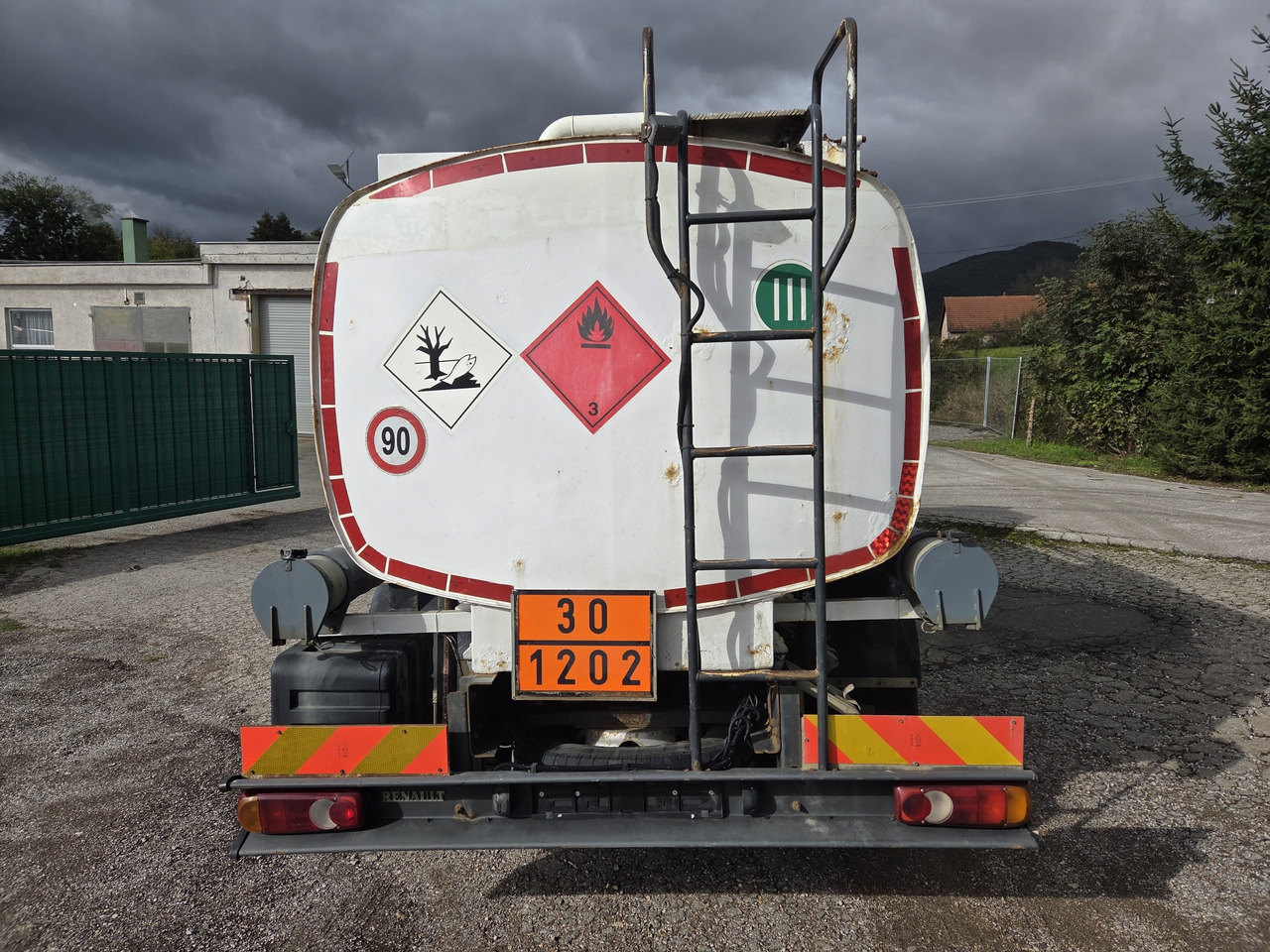 RENAULT MIDLUM 180.10 diesel tanker + dispensing + print - Камион цистерна: снимка 5 RENAULT MIDLUM 180.10 diesel tanker + dispensing + print - Камион цистерна: снимка 5