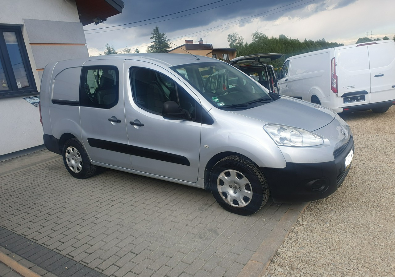 Citroen Berlingo II 5 lub 2 osobowy *long * zabudowa gruau* - Лек автомобил: снимка 5 Citroen Berlingo II 5 lub 2 osobowy *long * zabudowa gruau* - Лек автомобил: снимка 5