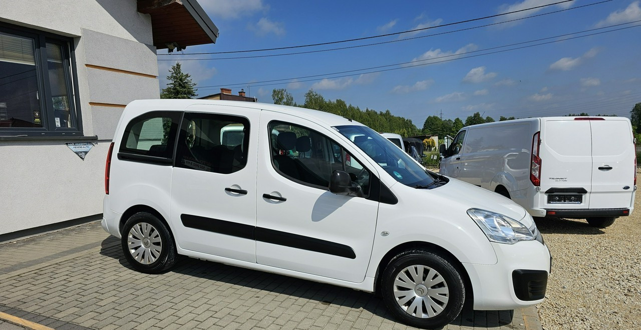 Citroen Berlingo II 5 -osobowy*29450 zł netto* - Лек автомобил: снимка 5 Citroen Berlingo II 5 -osobowy*29450 zł netto* - Лек автомобил: снимка 5