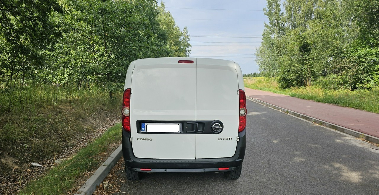 Opel Combo krajowy * jeden właściciel *wersja long* - Товарен бус: снимка 5 Opel Combo krajowy * jeden właściciel *wersja long* - Товарен бус: снимка 5