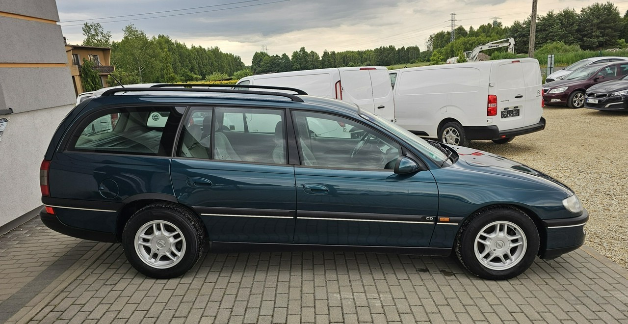 Opel Omega B 2,5 v6 *automat* napęd tył *welury* - Лек автомобил: снимка 5 Opel Omega B 2,5 v6 *automat* napęd tył *welury* - Лек автомобил: снимка 5
