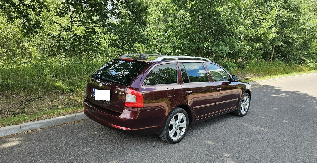 Skoda Octavia II bogate wyposażenie *niski przebieg*FV vat 23%* - Лек автомобил: снимка 4 Skoda Octavia II bogate wyposażenie *niski przebieg*FV vat 23%* - Лек автомобил: снимка 4