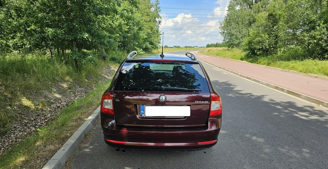 Skoda Octavia II bogate wyposażenie *niski przebieg*FV vat 23%* - Лек автомобил: снимка 5 Skoda Octavia II bogate wyposażenie *niski przebieg*FV vat 23%* - Лек автомобил: снимка 5