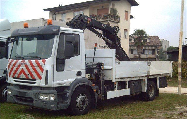 Iveco EUROCARGOeurocargo 160e25 - Бордови камион, Камион с кран: снимка 1 Iveco EUROCARGOeurocargo 160e25 - Бордови камион, Камион с кран: снимка 1