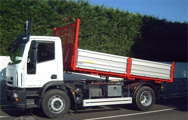 Iveco EUROCARGOeurocargo 180e28 - Самосвал камион: снимка 2 Iveco EUROCARGOeurocargo 180e28 - Самосвал камион: снимка 2