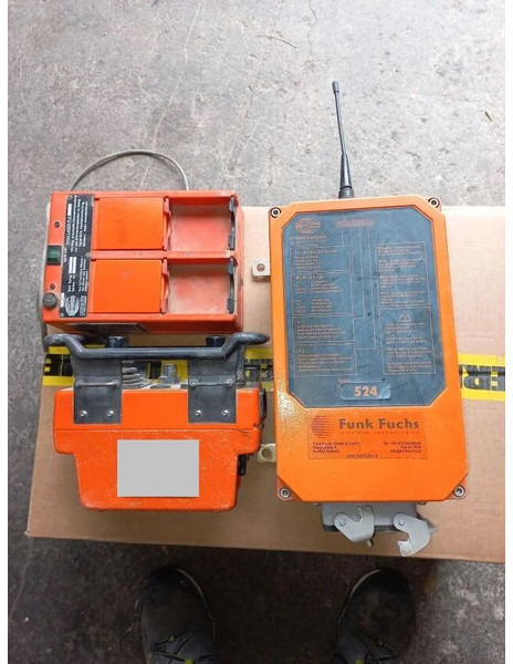 Liebherr HBC radio control 112/132/140/180EC-H - Кулокран: снимка 1 Liebherr HBC radio control 112/132/140/180EC-H - Кулокран: снимка 1