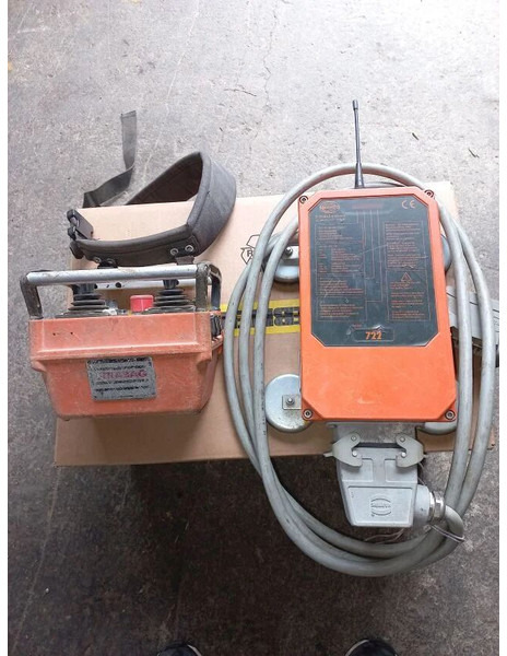 Liebherr HBC radio control 112/132/140/180EC-H - Кулокран: снимка 4 Liebherr HBC radio control 112/132/140/180EC-H - Кулокран: снимка 4