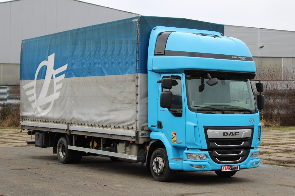 DAF LF 260 FA - Камион с брезент: снимка 1 DAF LF 260 FA - Камион с брезент: снимка 1
