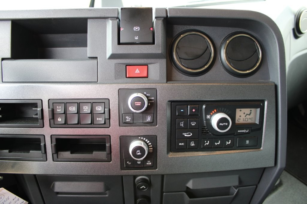 Влекач Renault T 480: снимка 8