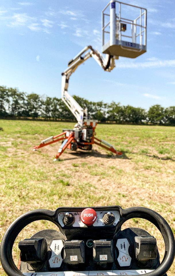 Easylift R130 - Артикулираща платформа: снимка 3 Easylift R130 - Артикулираща платформа: снимка 3