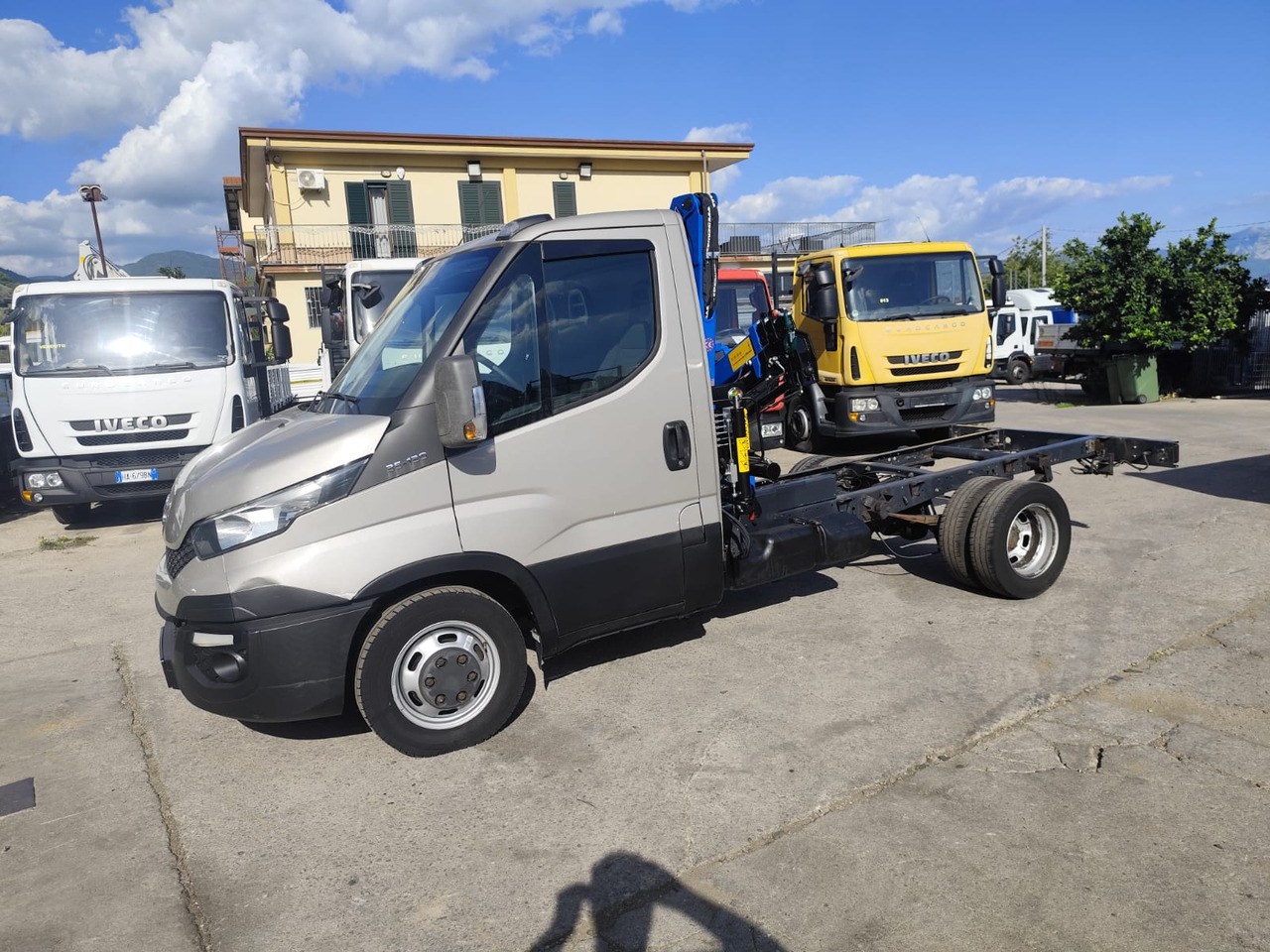 IVECO DAILY 35-130 - Камион с кран, Бус самосвал: снимка 2 IVECO DAILY 35-130 - Камион с кран, Бус самосвал: снимка 2