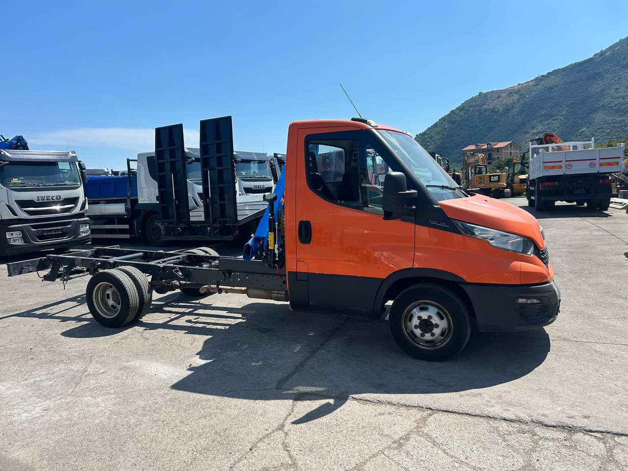 Камион с кран IVECO DAILY 35-140: снимка 10