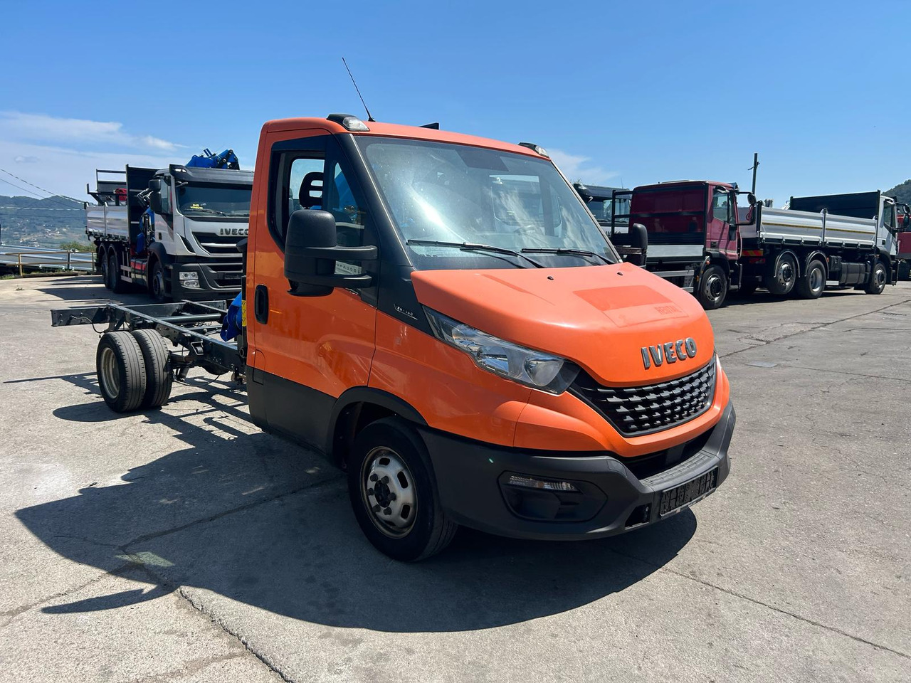 Камион с кран IVECO DAILY 35-140: снимка 8