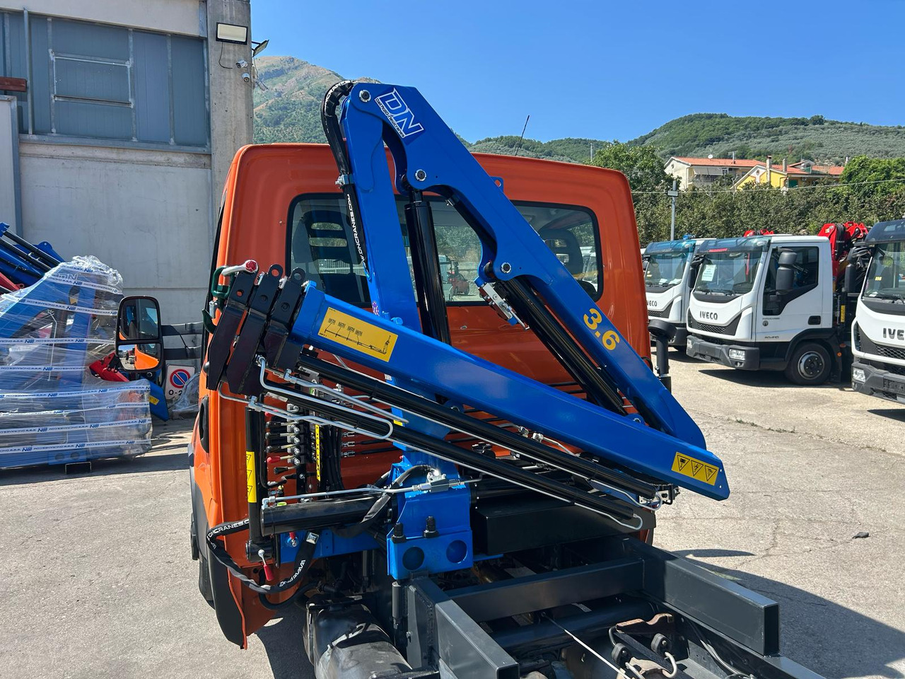 Камион с кран IVECO DAILY 35-140: снимка 21