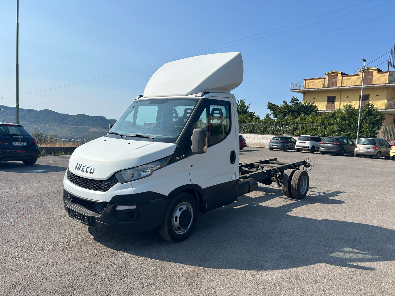 IVECO DAILY 35C15 - Камион с кран: снимка 1 IVECO DAILY 35C15 - Камион с кран: снимка 1