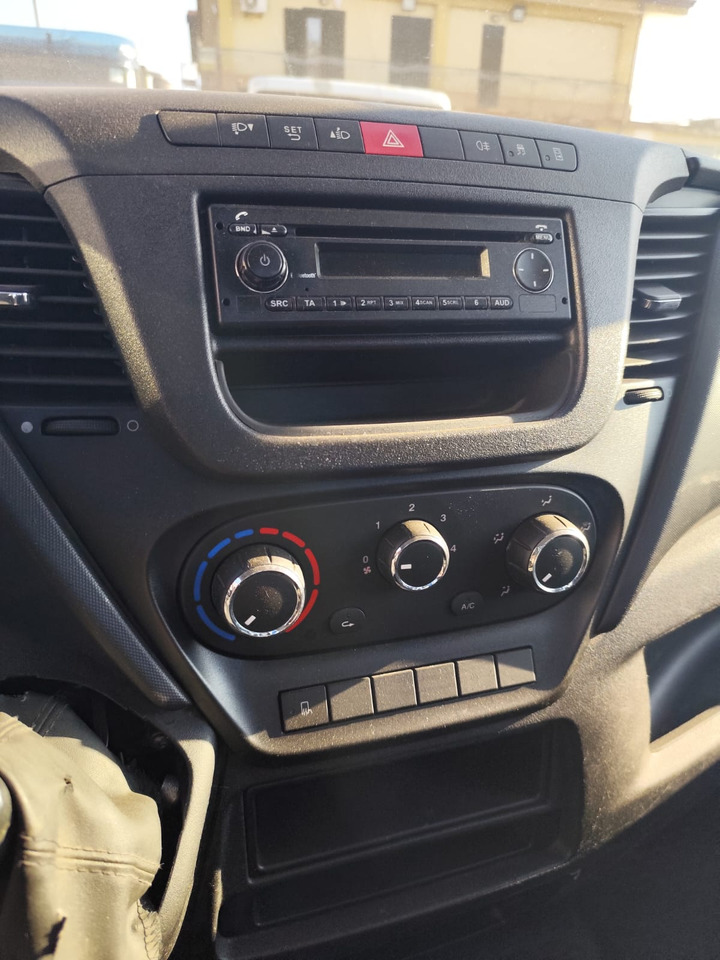 IVECO DAILY 35C15 - Камион с кран, Бус самосвал: снимка 5 IVECO DAILY 35C15 - Камион с кран, Бус самосвал: снимка 5