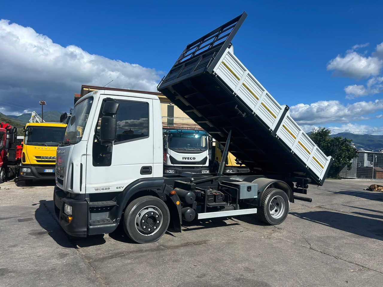 IVECO EUROCARGO 120E25 - Самосвал камион: снимка 3 IVECO EUROCARGO 120E25 - Самосвал камион: снимка 3