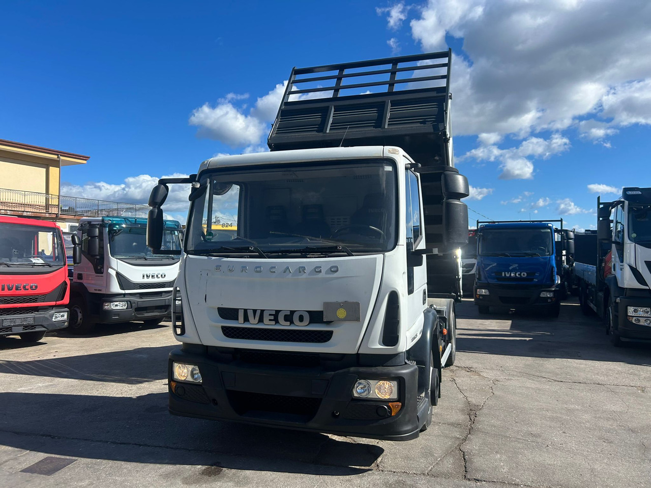 IVECO EUROCARGO 120E25 - Самосвал камион: снимка 5 IVECO EUROCARGO 120E25 - Самосвал камион: снимка 5