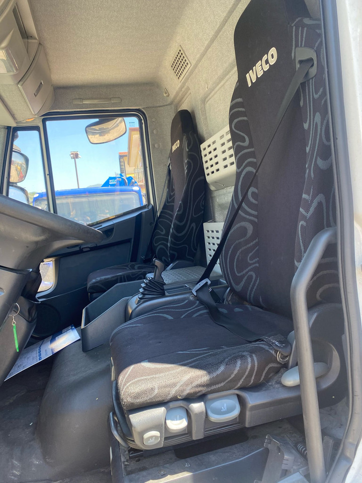 IVECO EUROCARGO 120E25 - Камион с кран: снимка 5 IVECO EUROCARGO 120E25 - Камион с кран: снимка 5